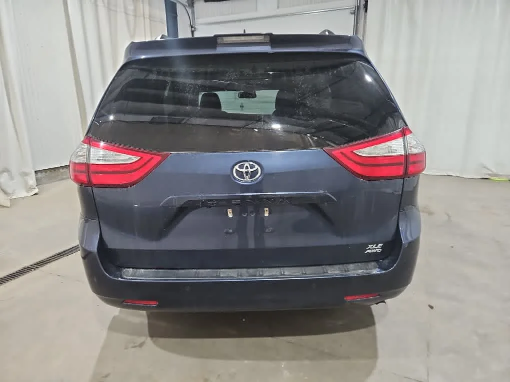 Used 2019 Parisian Night Pearl Toyota XLE Premium image 4