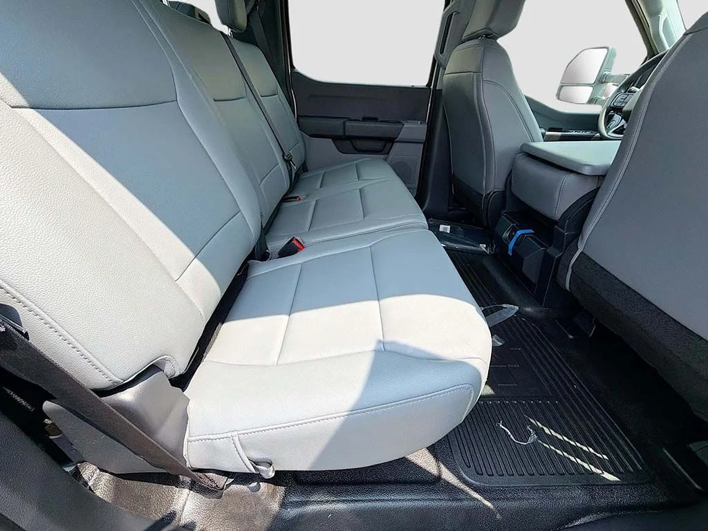 New 2026 Oxford White Ford F-550® XL image 21