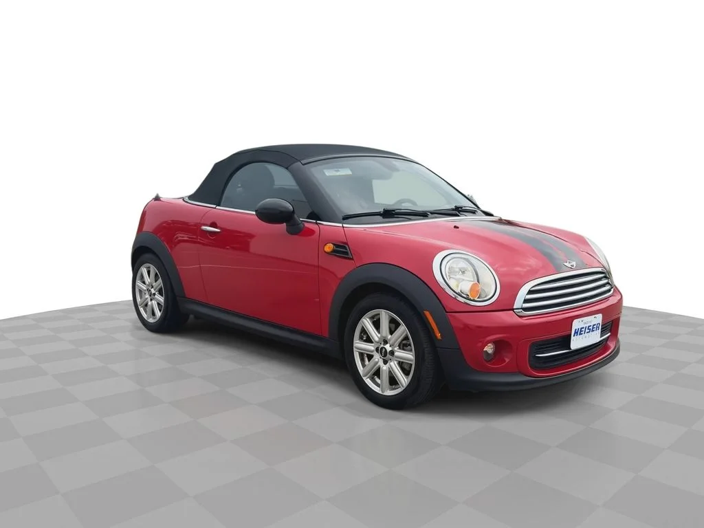 Used 2013 Red MINI  image 2