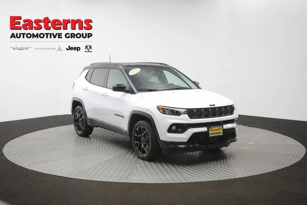 Certified Used 2023 White Jeep Latitude image 3