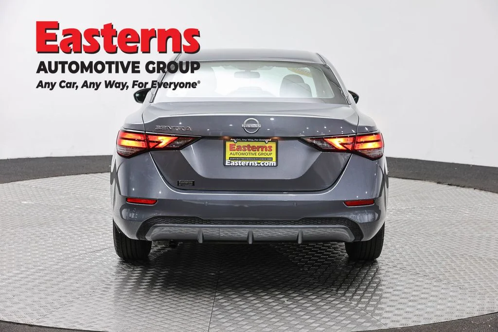 Used 2024 Gray Nissan S image 6