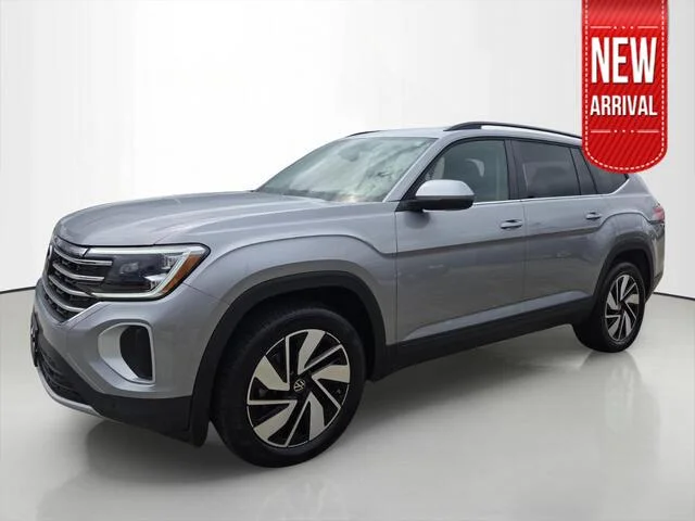 Used 2026 Silver Mist Metallic Volkswagen 2.0T SE w/Technology image 1