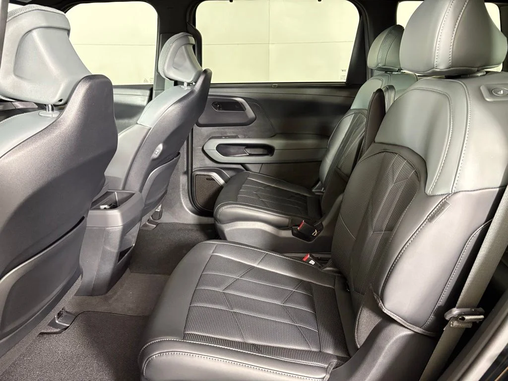 New 2027 Ebony Black Kia X-LINE SX image 39