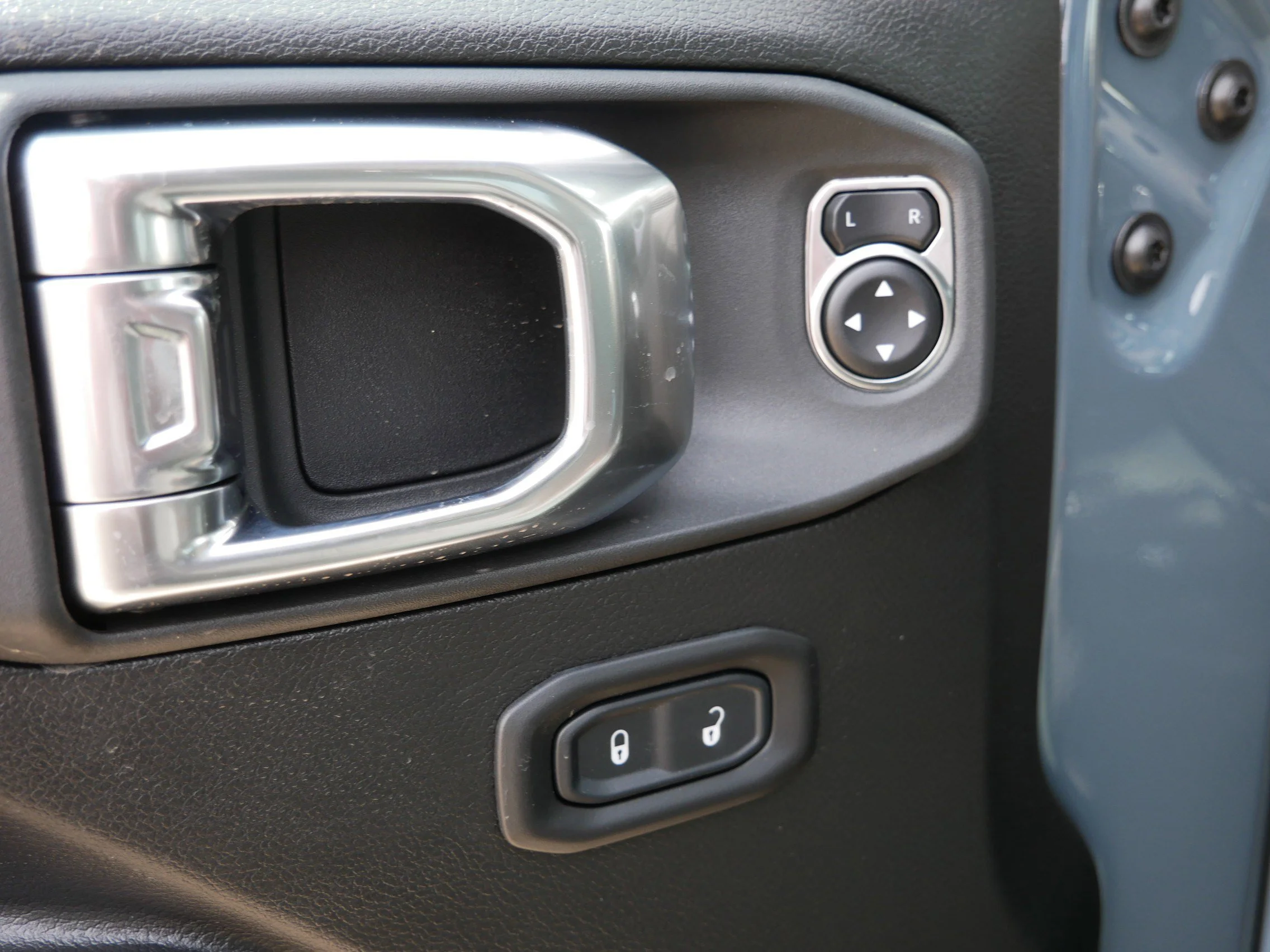 New 2026 Anvil Clear-Coat Exterior Paint Jeep Sport S image 12