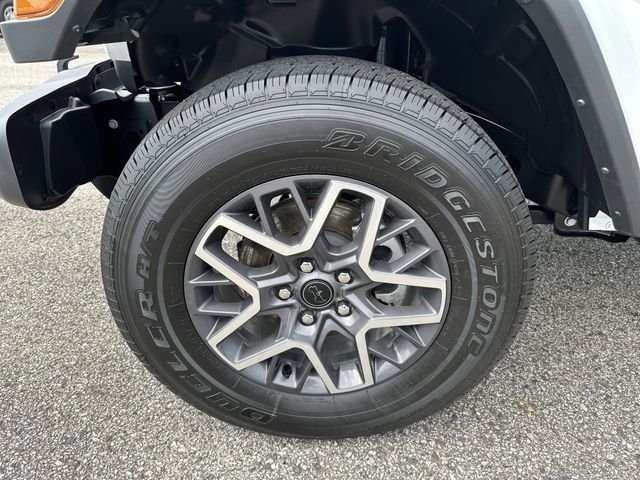 New 2025 White Jeep Sahara image 11