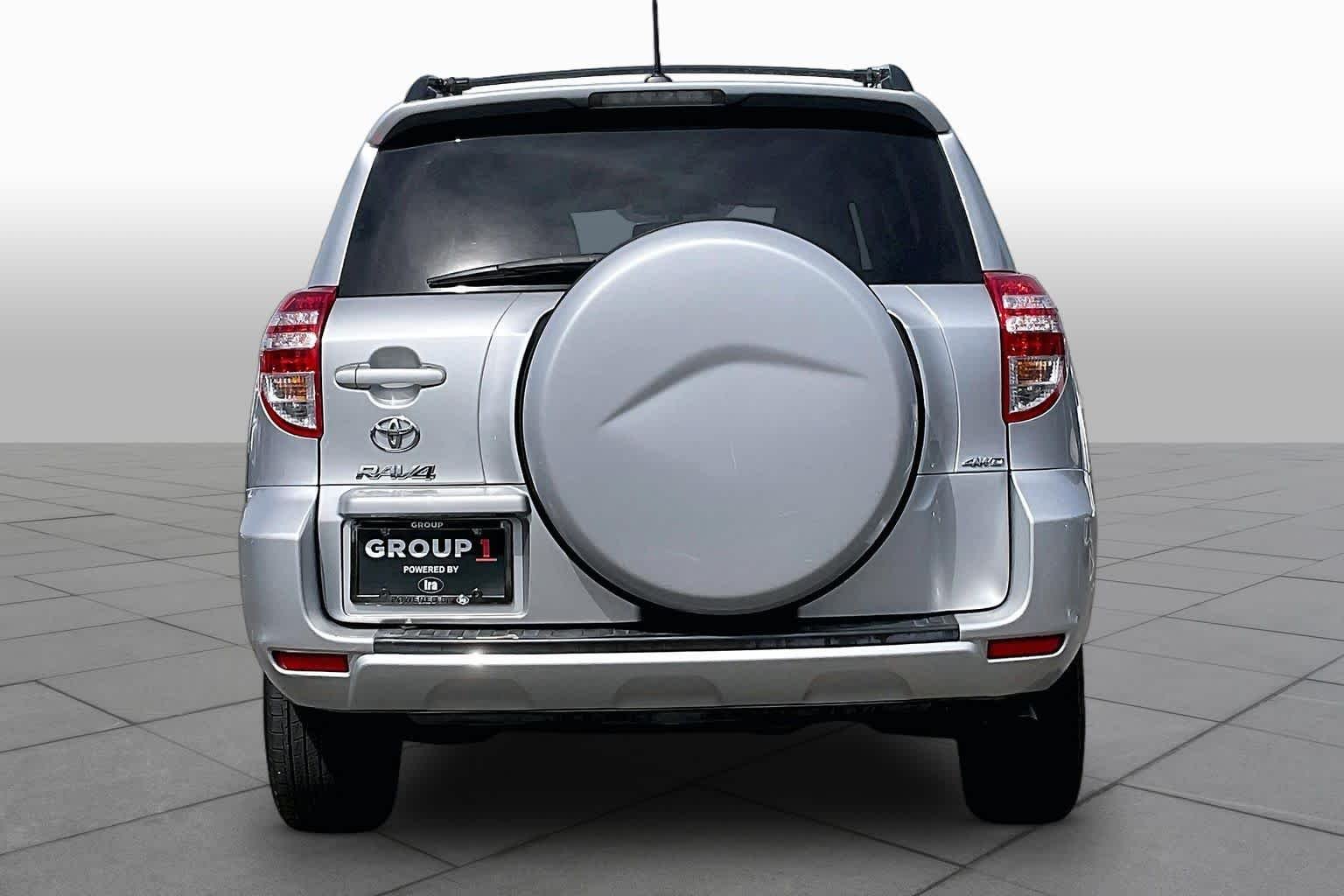 Used 2012 Classic Silver Metallic Toyota  image 5