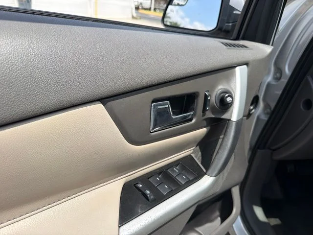 Used 2013 Silver Ford SEL image 17