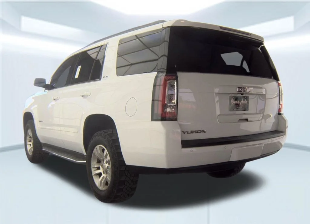 Used 2018 White GMC SLE image 4