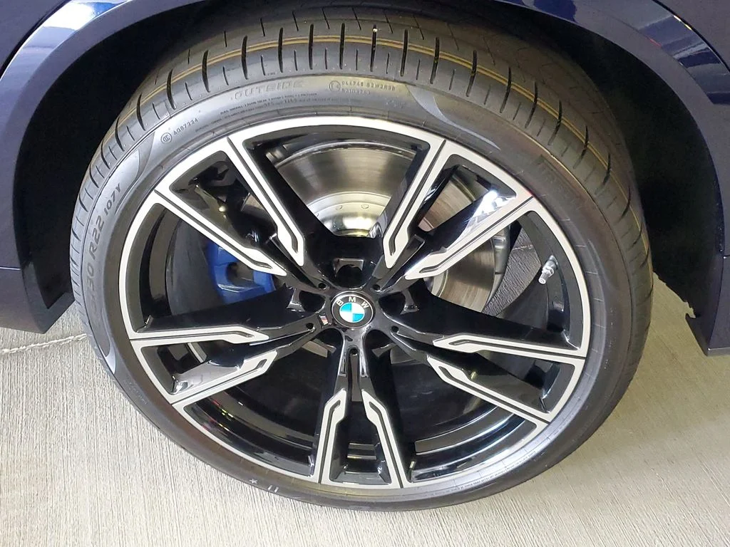New 2026 Tanzanite Blue II Metallic BMW M60i image 5