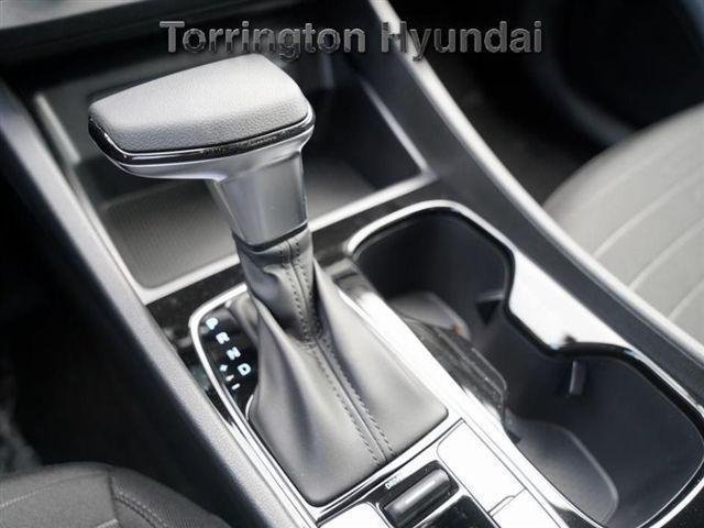 2025 Hyundai Santa Cruz SE - Photo 17