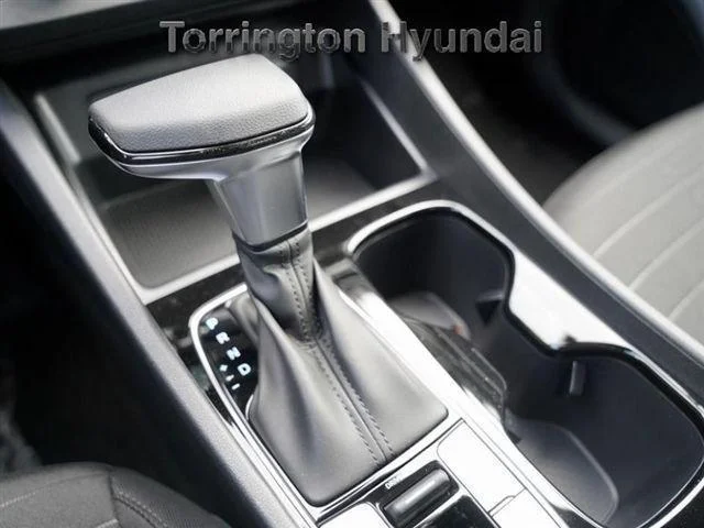 2025 Hyundai Santa Cruz SE - Photo 17