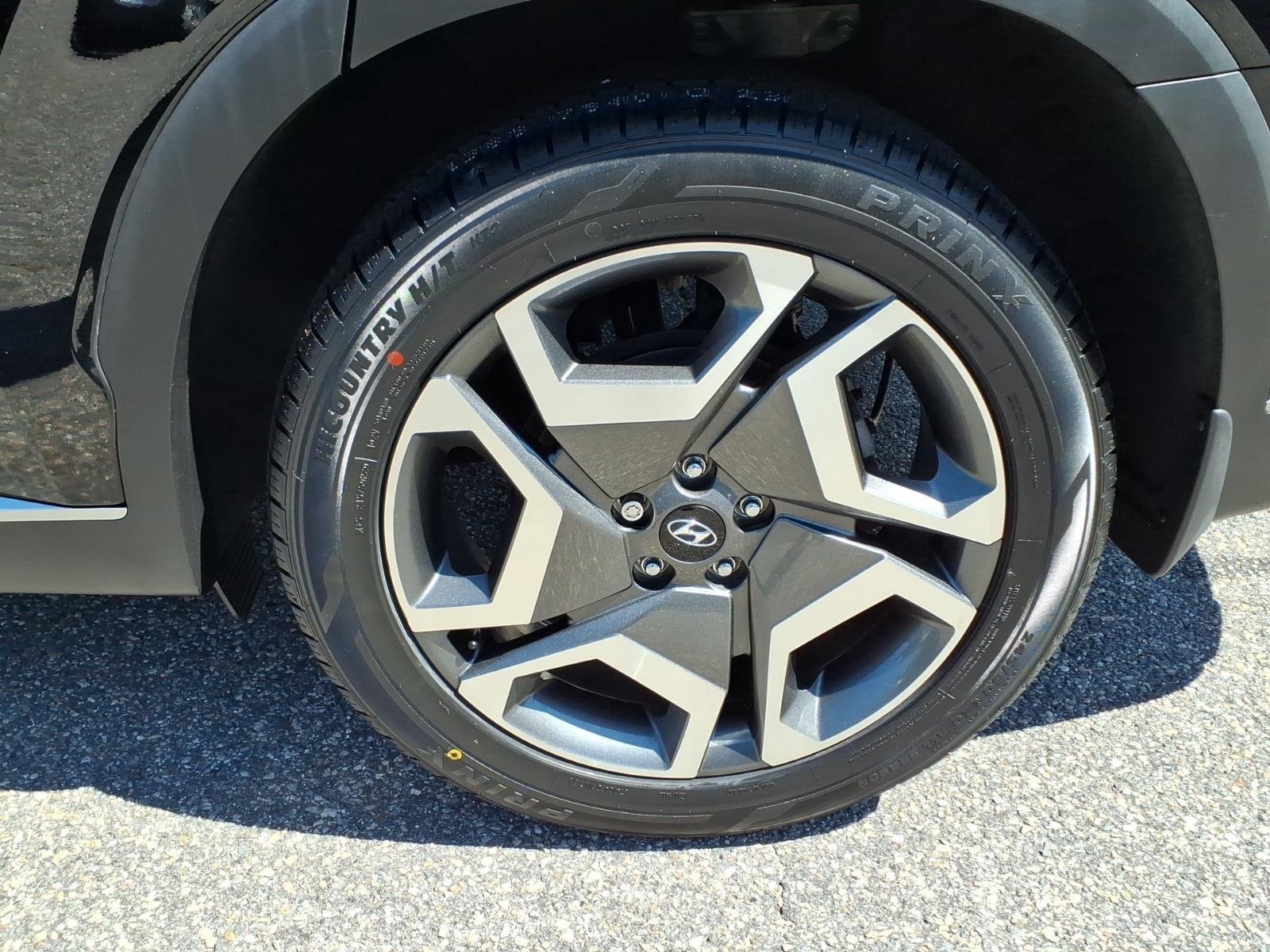 Certified Used 2024 Abyss Black Pearl Hyundai SEL 7P image 10
