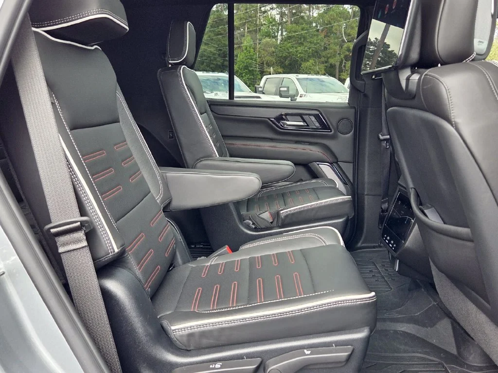 Used 2025 Sterling Metallic GMC AT4 Ultimate image 20