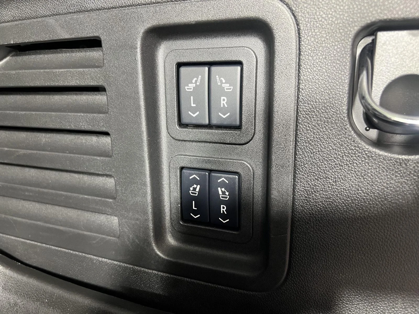 Used 2025 Sterling Gray Metallic Chevrolet AWD RS image 29