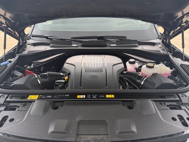 New 2026 Santorini Black Land Rover SE image 19