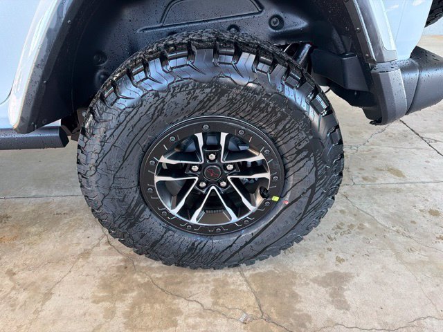 New 2027 Bright White Clearcoat Jeep Rubicon image 14