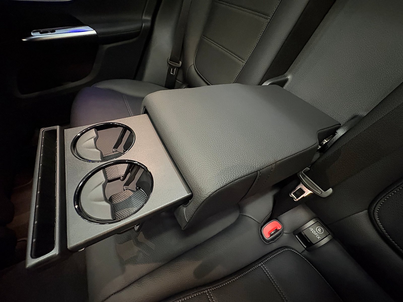 New 2027 MANUFAKTUR exclusive graphite grey magno Mercedes-Benz GLC 300 image 58