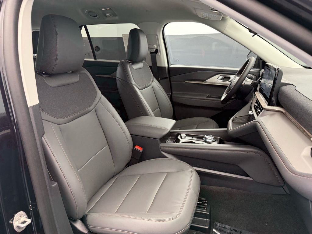 New 2026 Agate Black Metallic Ford Active image 52