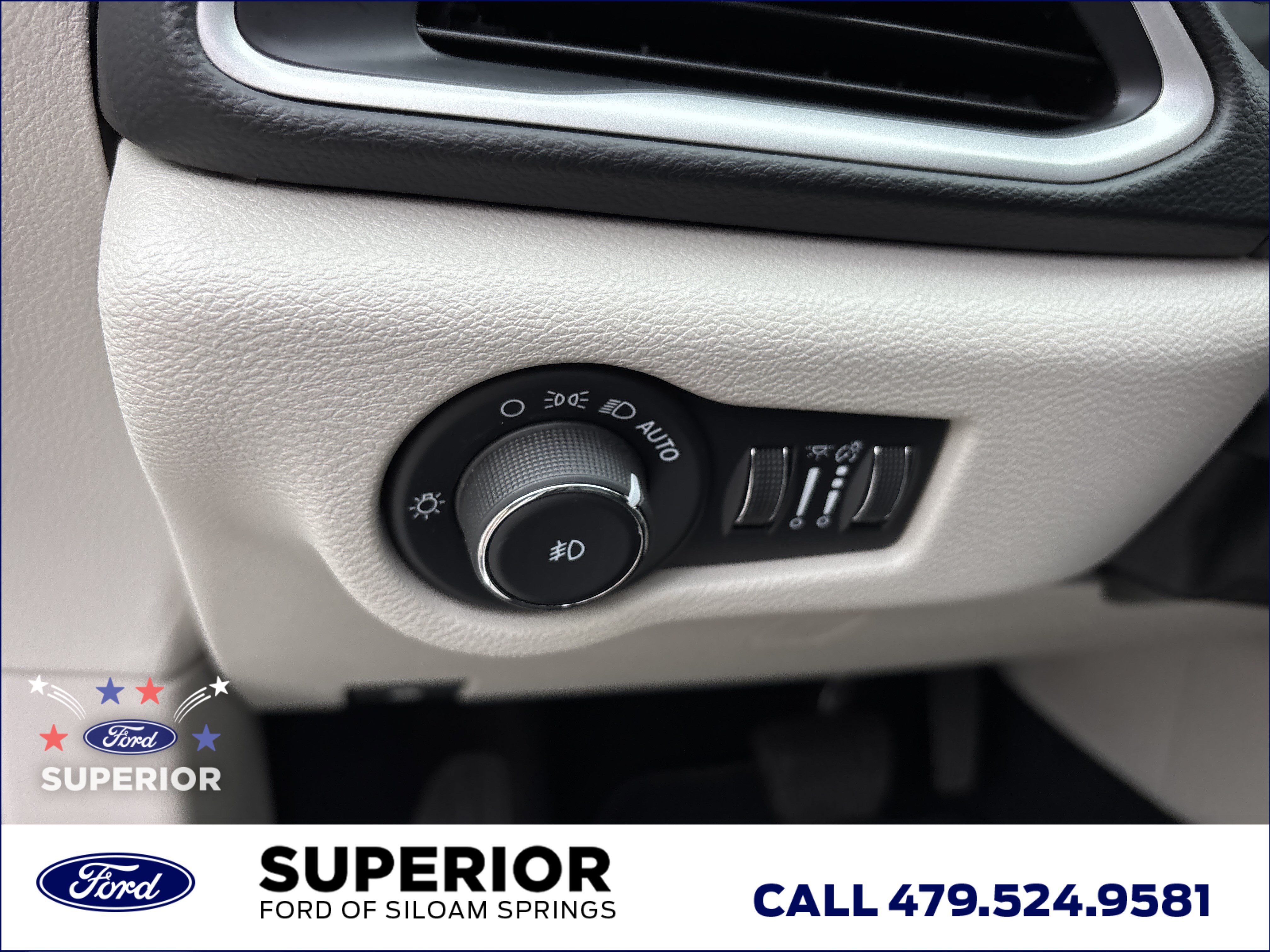 Used 2024 Bright White Clearcoat Chrysler Touring L image 27