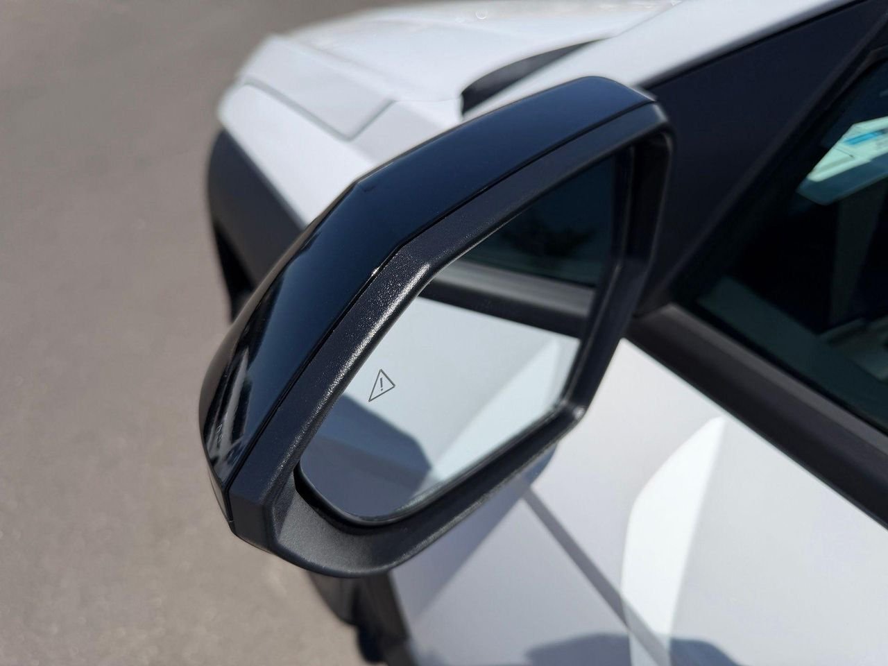 New 2027 White Hyundai SEL Sport image 15