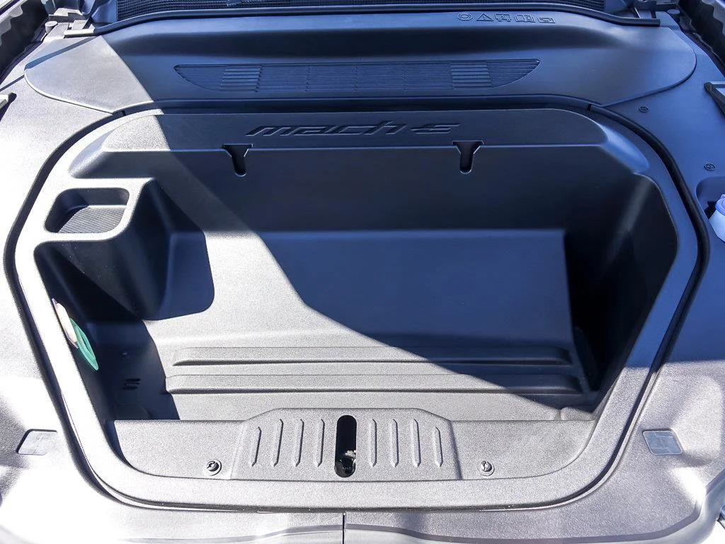 Used 2026 White Metallic Ford Premium image 33