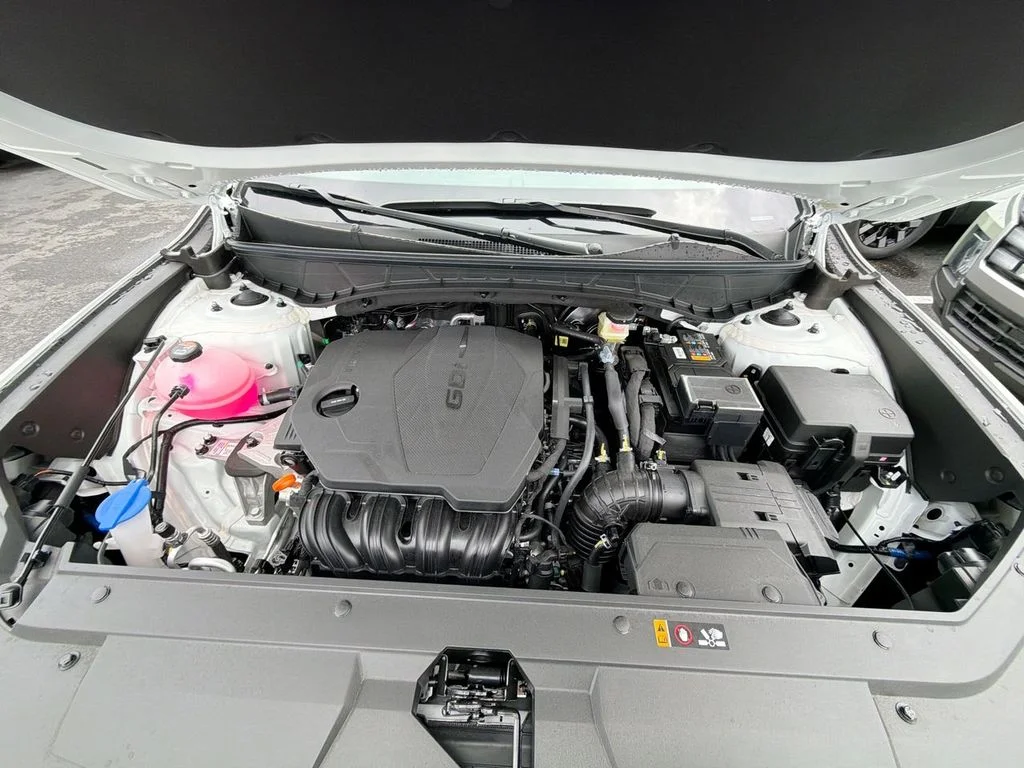 New 2026 White Hyundai SE image 31