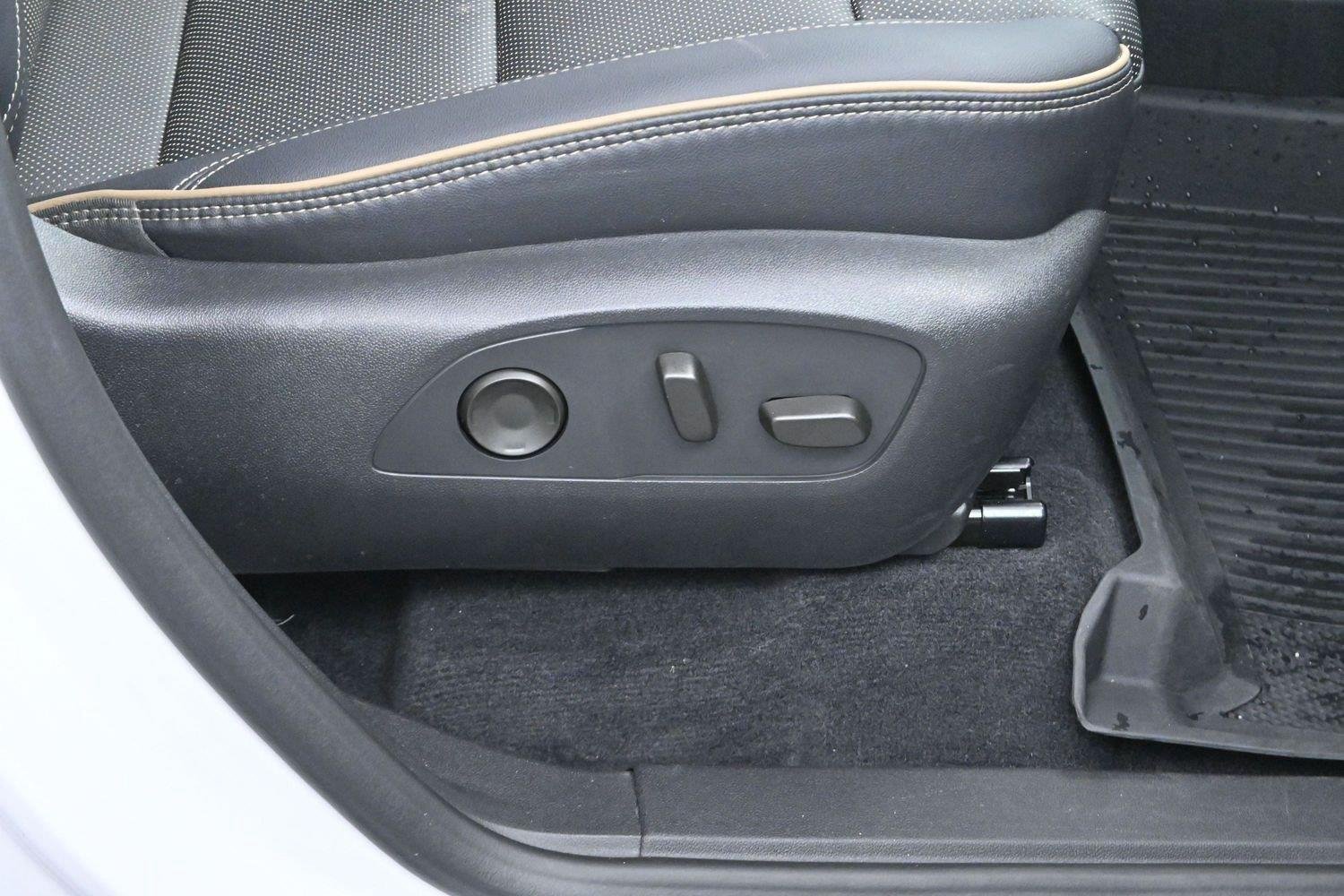 Used 2025 Iridescent Pearl Tricoat Chevrolet FWD High Country image 33