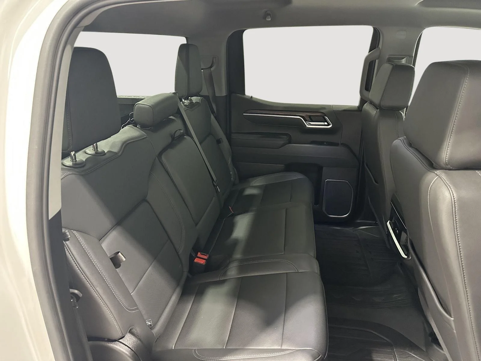 Used 2025 Summit White GMC SLT image 26