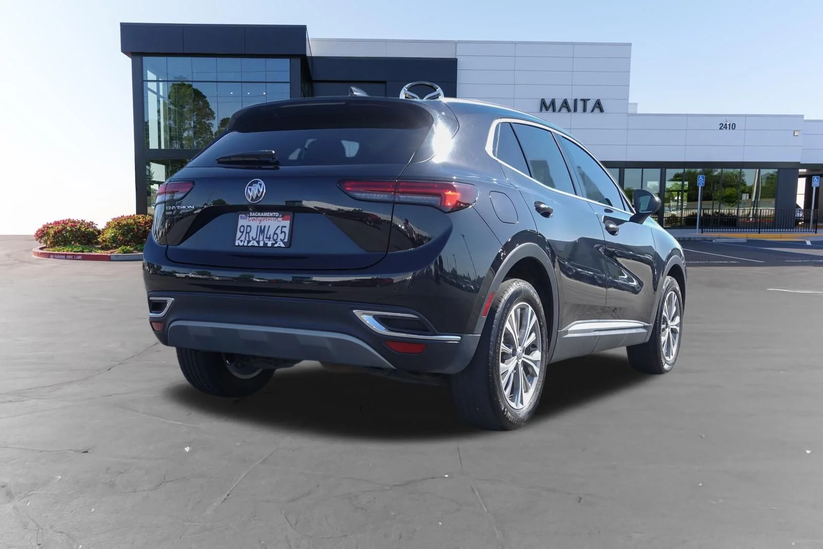 Used 2023 Ebony Twilight Metallic Buick Preferred image 3
