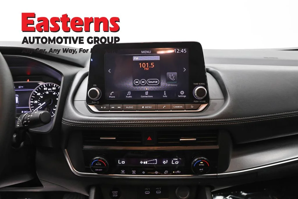 Used 2024 Blue Nissan SV image 11