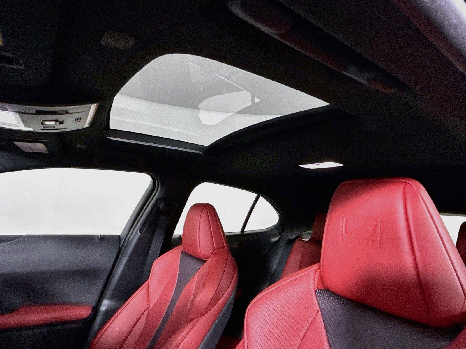 Used 2024 Iridium w/ Obsidian Roof Lexus UX 250h F SPORT Handling image 6