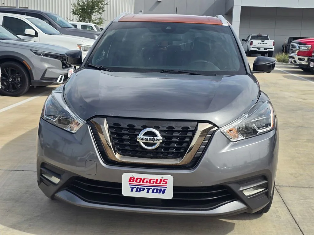 Used 2020 Gray Nissan SR image 10