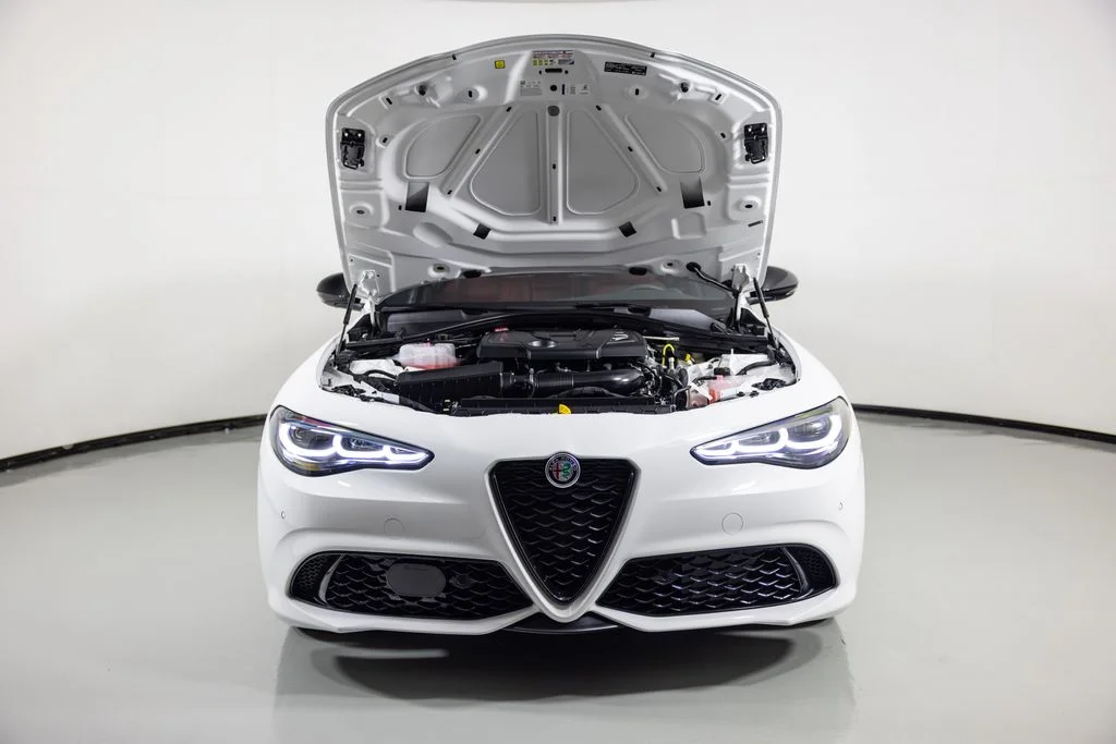 New 2026 Milano White Exterior Paint Alfa Romeo Veloce image 6