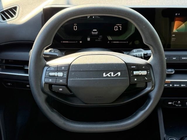 Used 2025 Blue Kia LXS image 18