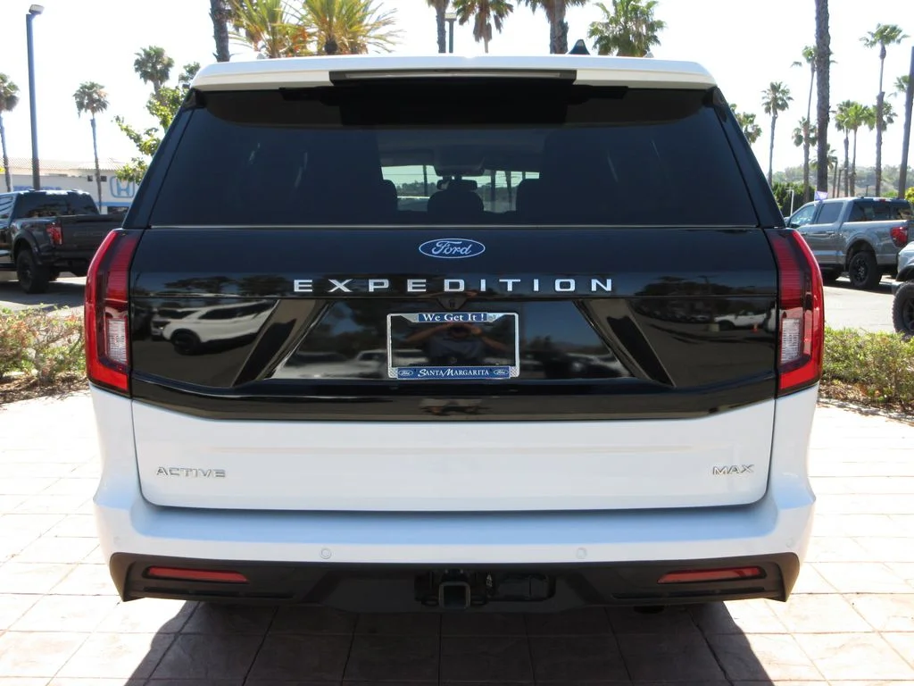 Certified Used 2025 Oxford White Ford Active image 3