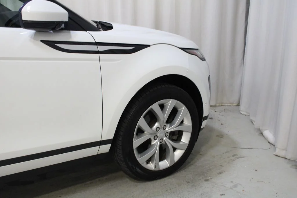 Used 2020 White Land Rover SE image 27