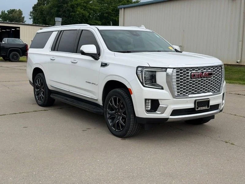 2023 GMC Yukon Denali AWD's photo