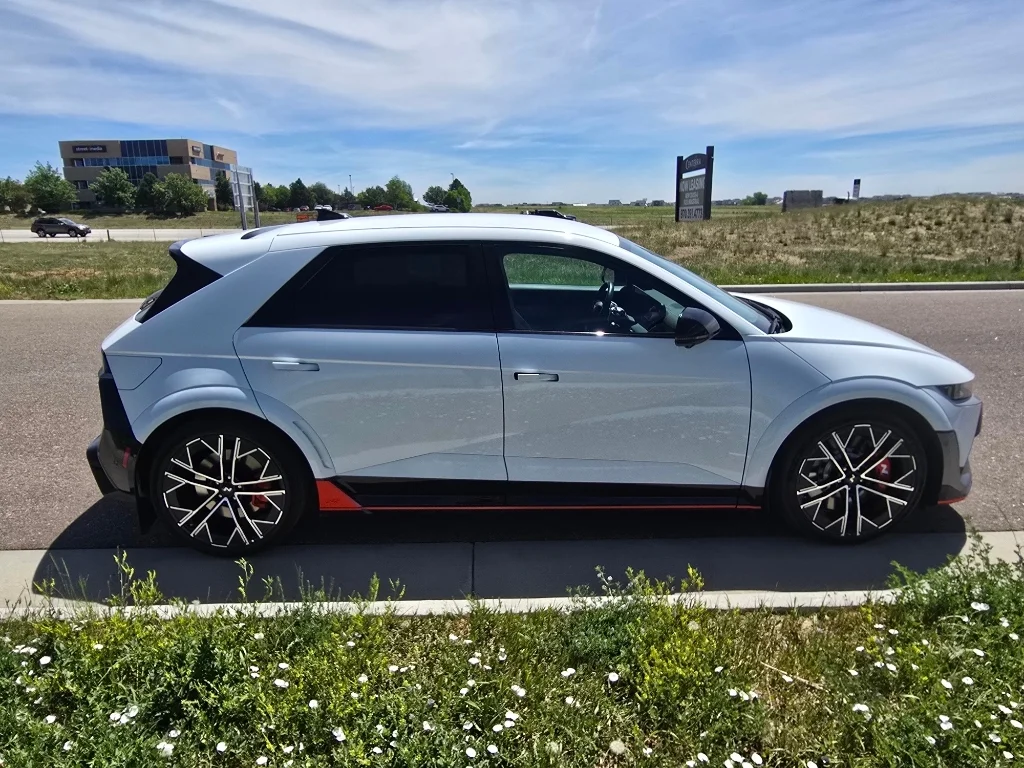 Used 2025 Atlas White Hyundai Base (A1) image 6