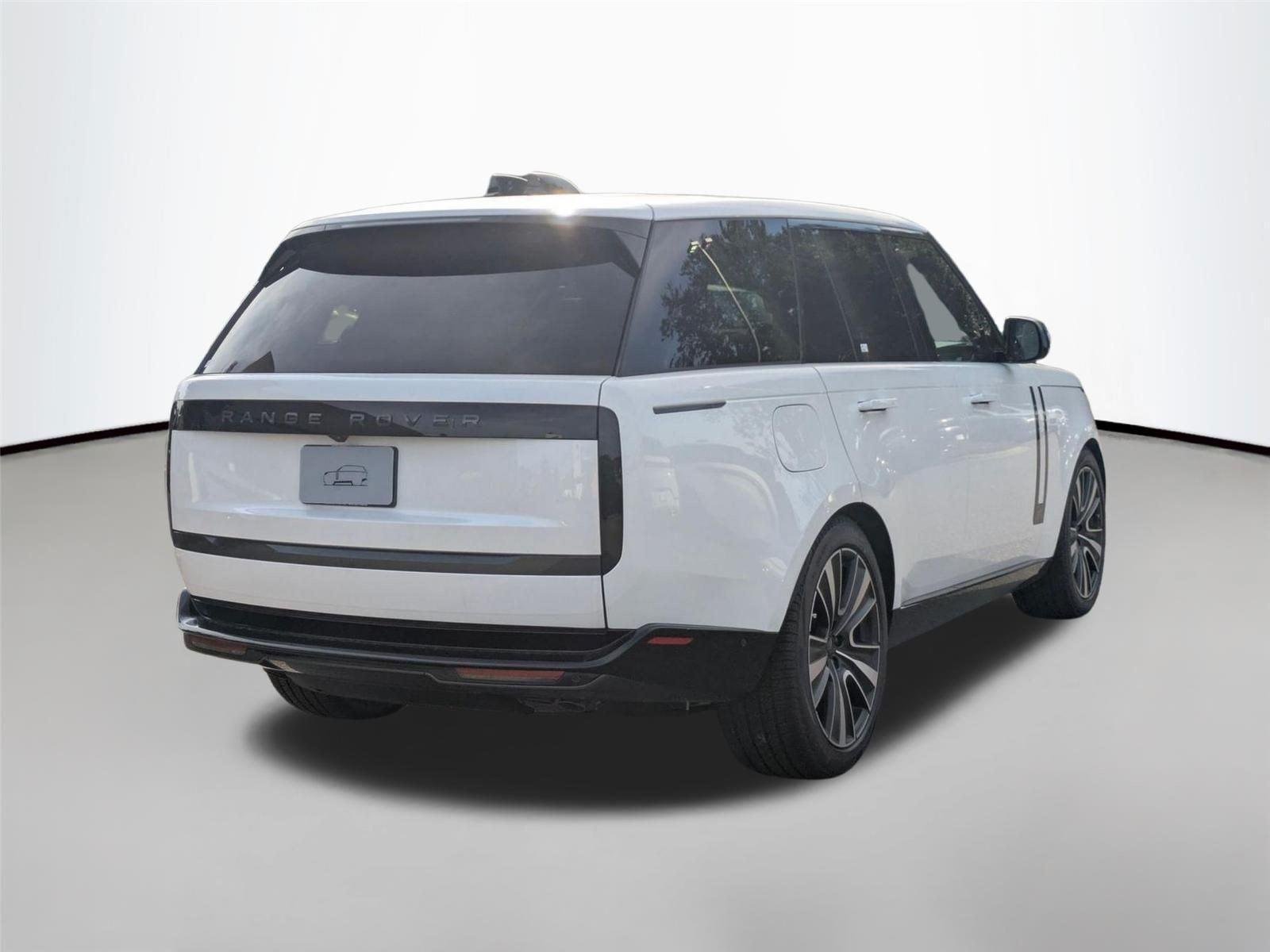 New 2026 Ostuni Pearl White Land Rover SE image 5
