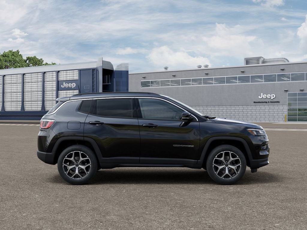 New 2026 Diamond Black Crystal Pearl-Coat Exterior Paint Jeep Limited image 21