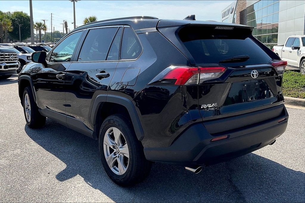 Used 2025 Midnight Black Metallic Toyota XLE image 4