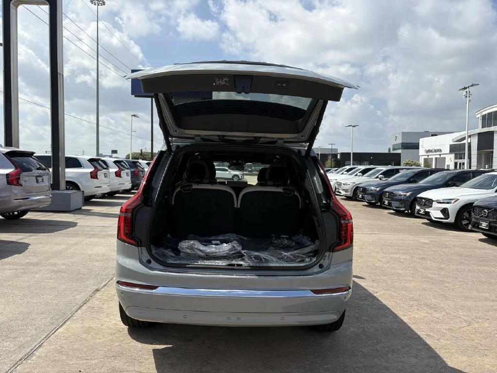 New 2026 Vapour Grey Volvo Plus image 26