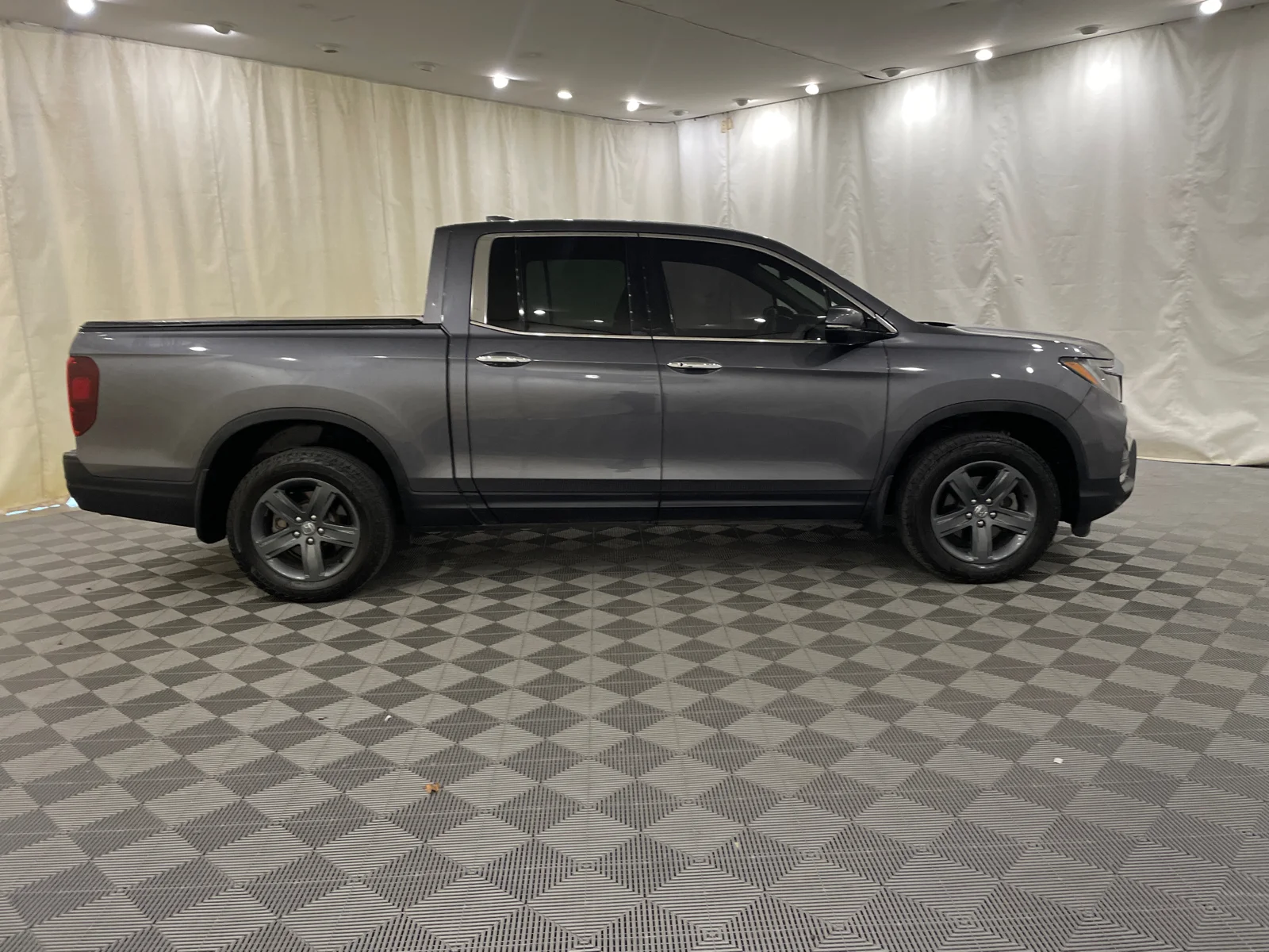 Used 2023 Pacific Pewter Metallic Honda RTL-E image 4