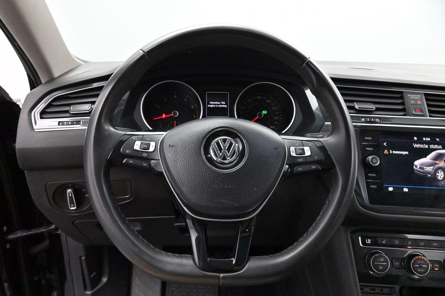 Used 2020 Deep Black Pearl Volkswagen SE image 15