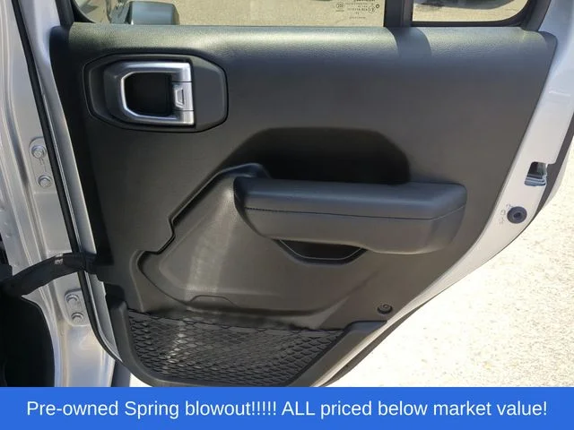Used 2024 Silver Jeep Sport S image 38