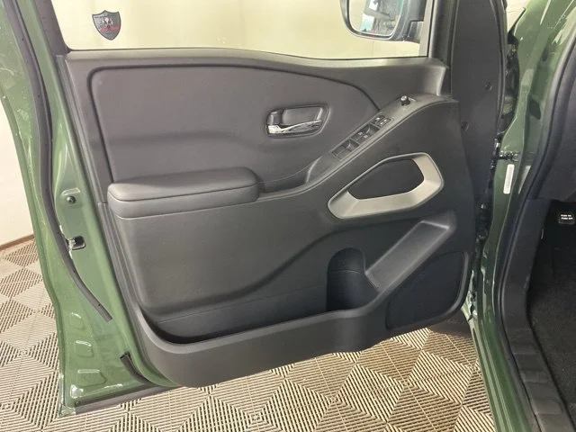 New 2027 Green Nissan SV image 10