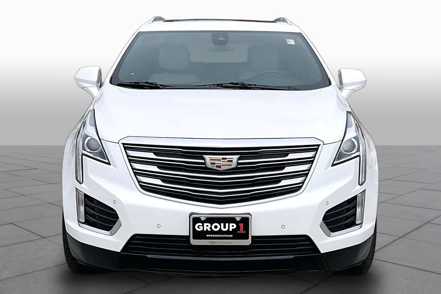 Used 2018 Crystal White Tricoat Cadillac Luxury FWD image 4
