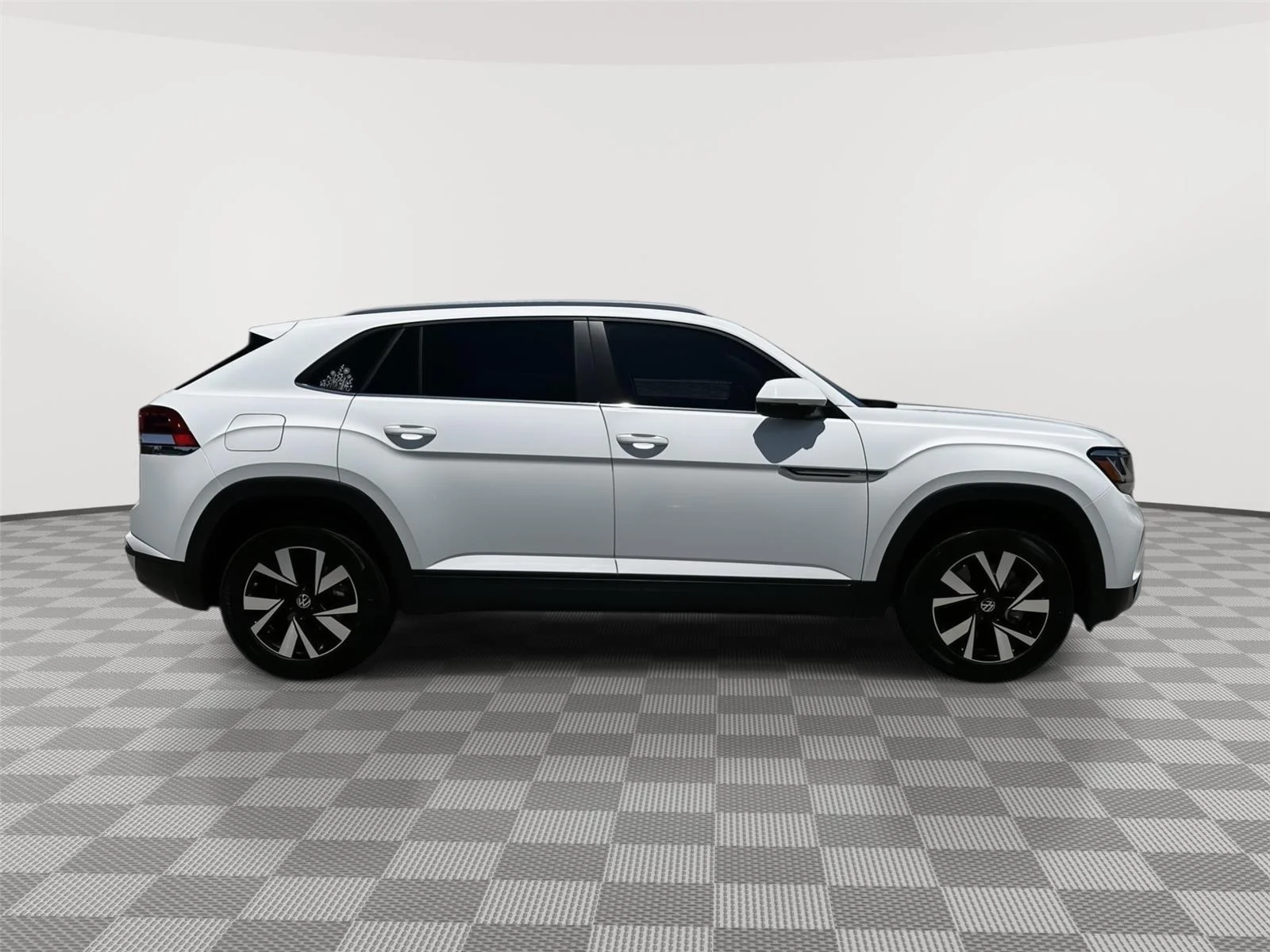 Used 2022 Pure White Volkswagen 2.0T SE image 5
