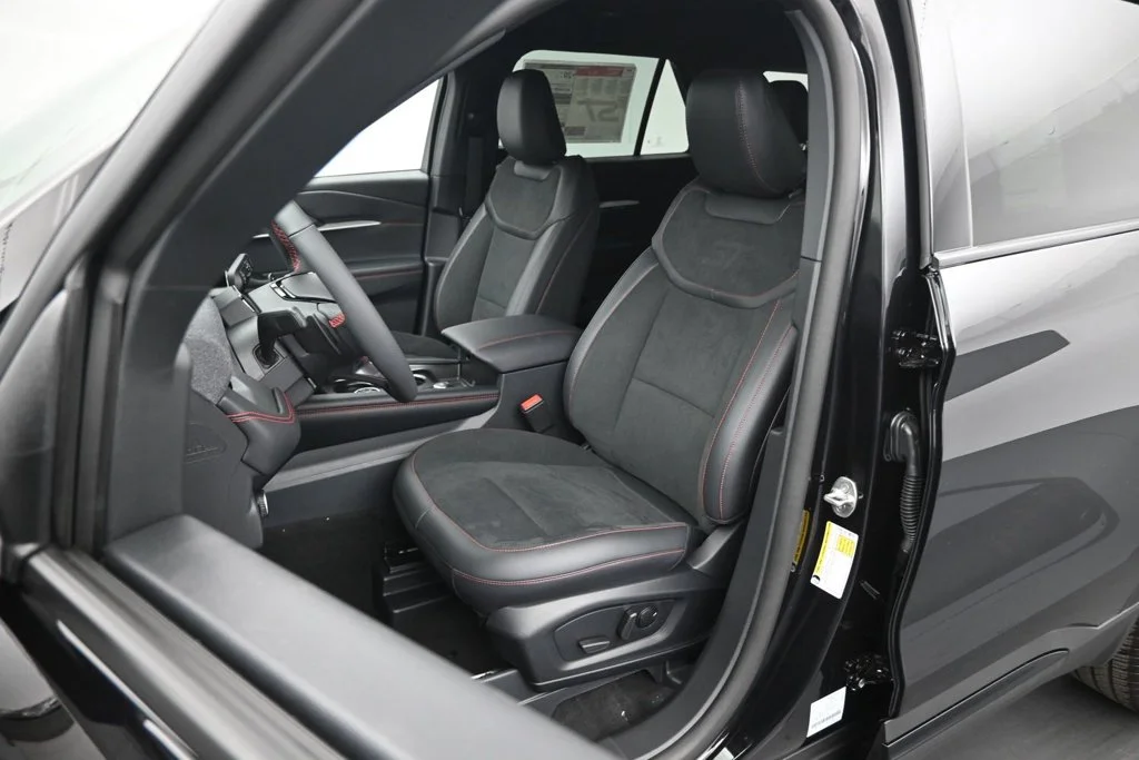 New 2026 Agate Black Metallic Ford ST image 8