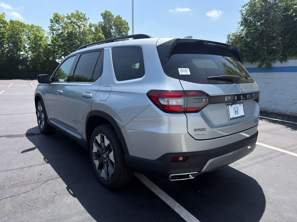New 2026 Solar Silver Metallic Honda Touring image 3